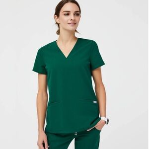 Figs Casma Scrub Top in Hunter Green
